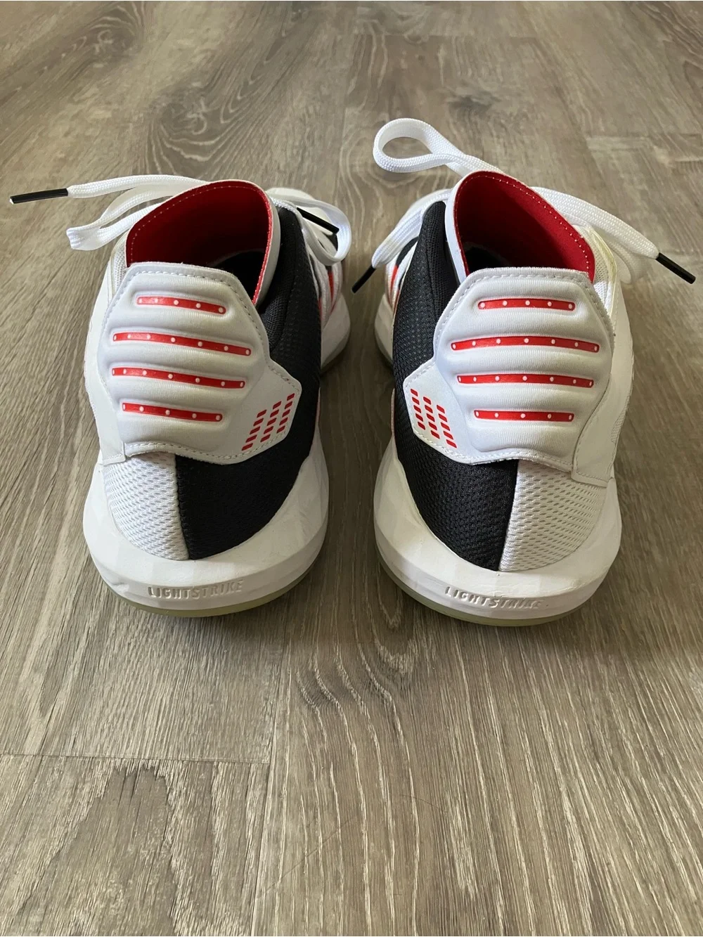 Adidas Dame 6